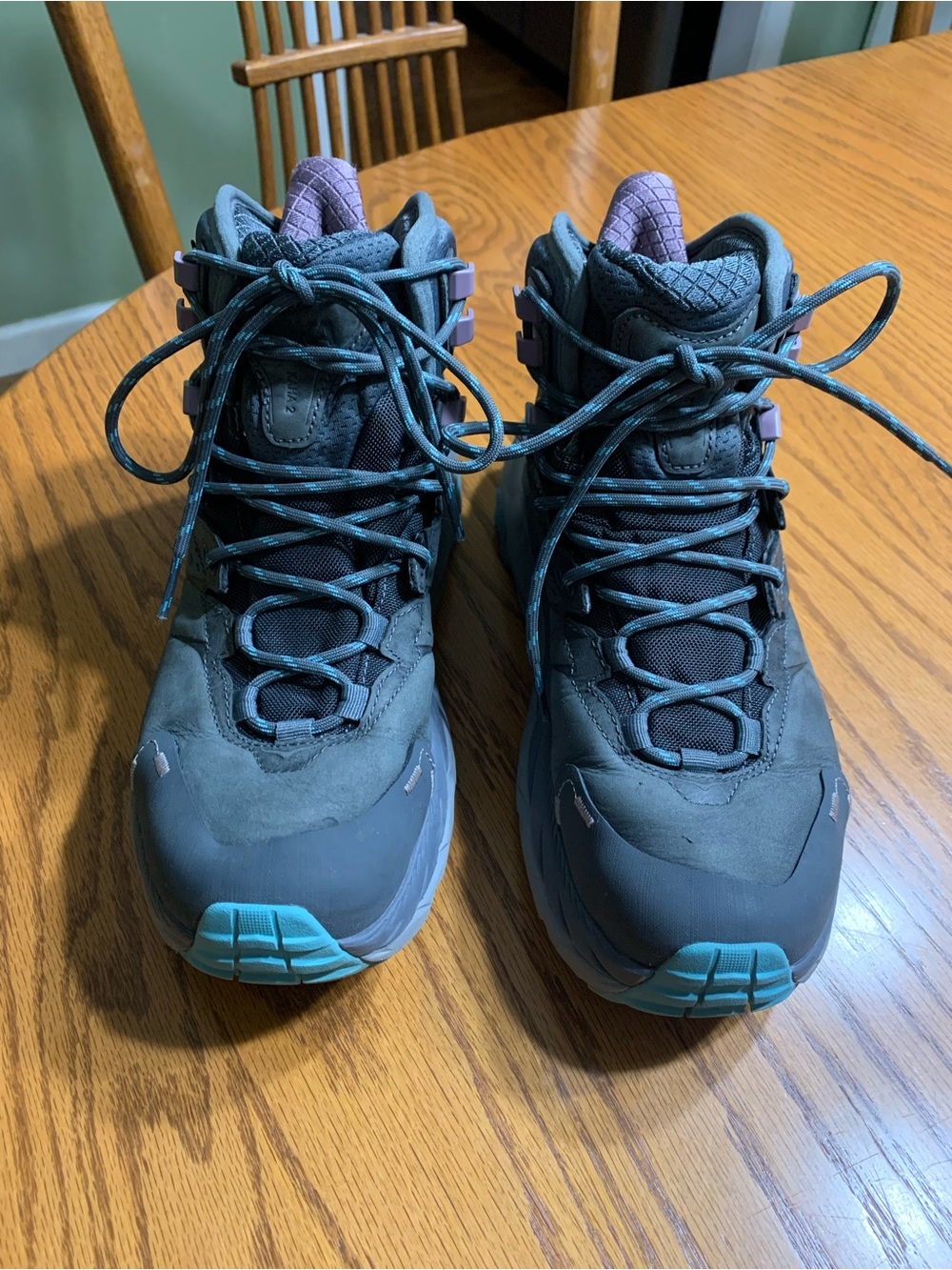 Women’s Hoka Kona 2 GTX in size 7B.